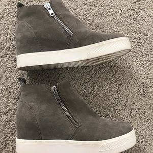 Size 8 women’s Steve Madden wedges